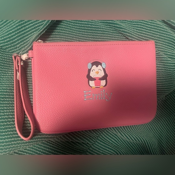 thirty-one Handbags - Thirty-One Pink Wristlet with Penguin Design